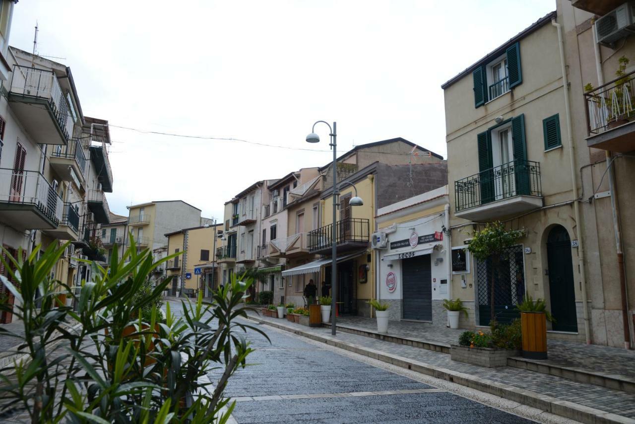 City House Villa Campofelice Di Roccella Buitenkant foto